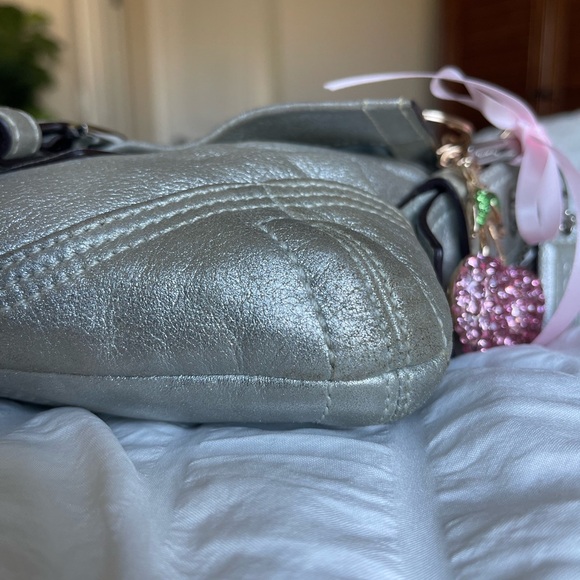 RARE Vintage COACH Y2K Silver Metallic Demi Shoulder Flap Bag 8B21 - Picture 5 of 17